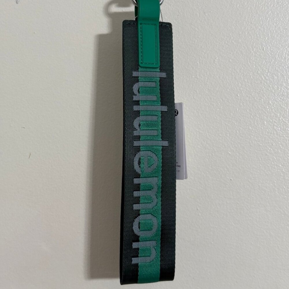 NWT Lululemon Never Lost Keychain Legacy Green/Cascadia Green